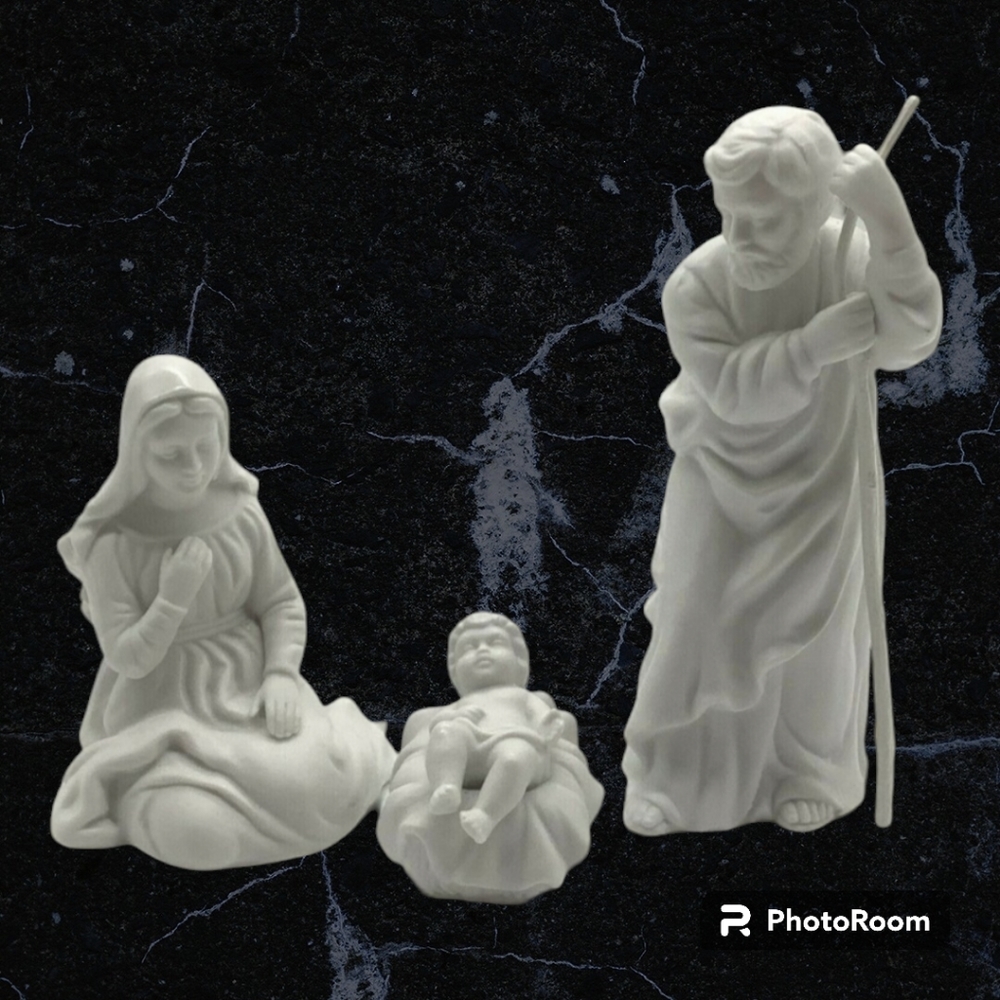 VTG 81 Avon Christmas Nativity Collectibles Holy Family 3 Piece Figurines Boxed
